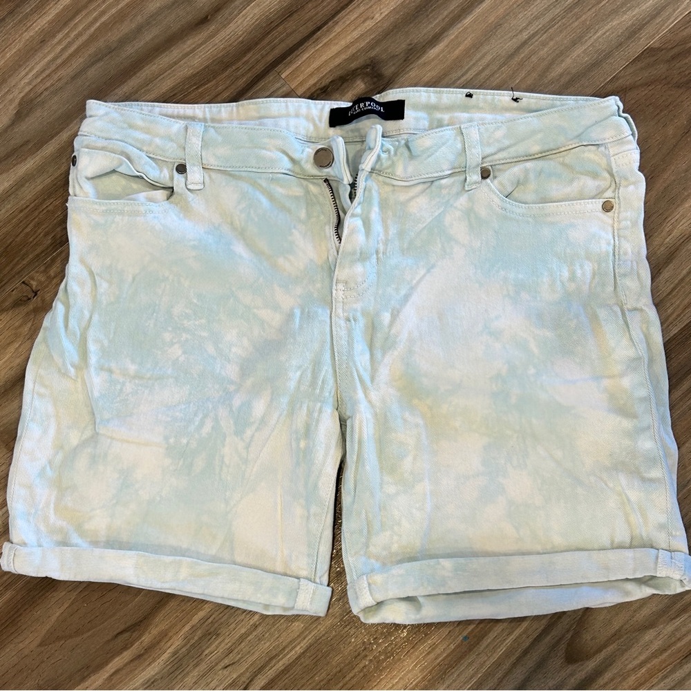 Liverpool Women’s Size 14 Denim Shorts Tie Dye Light Wash Rolled Cuff 6”